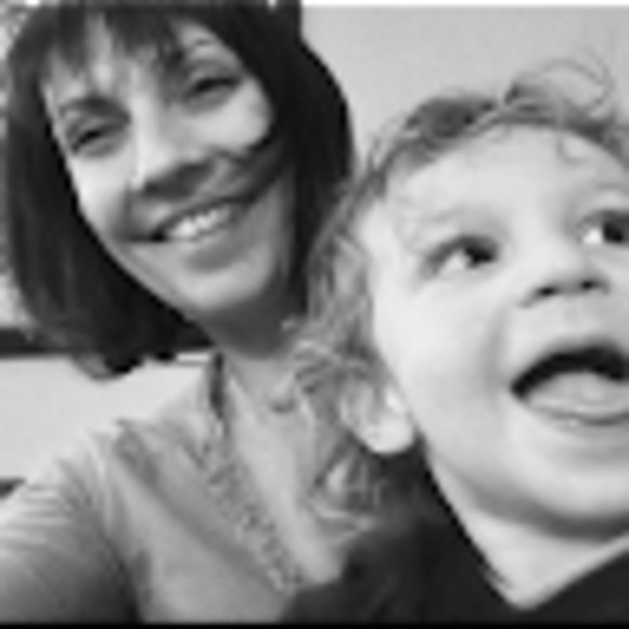 Meet your Posher, Sarah - Picture 1 of 1